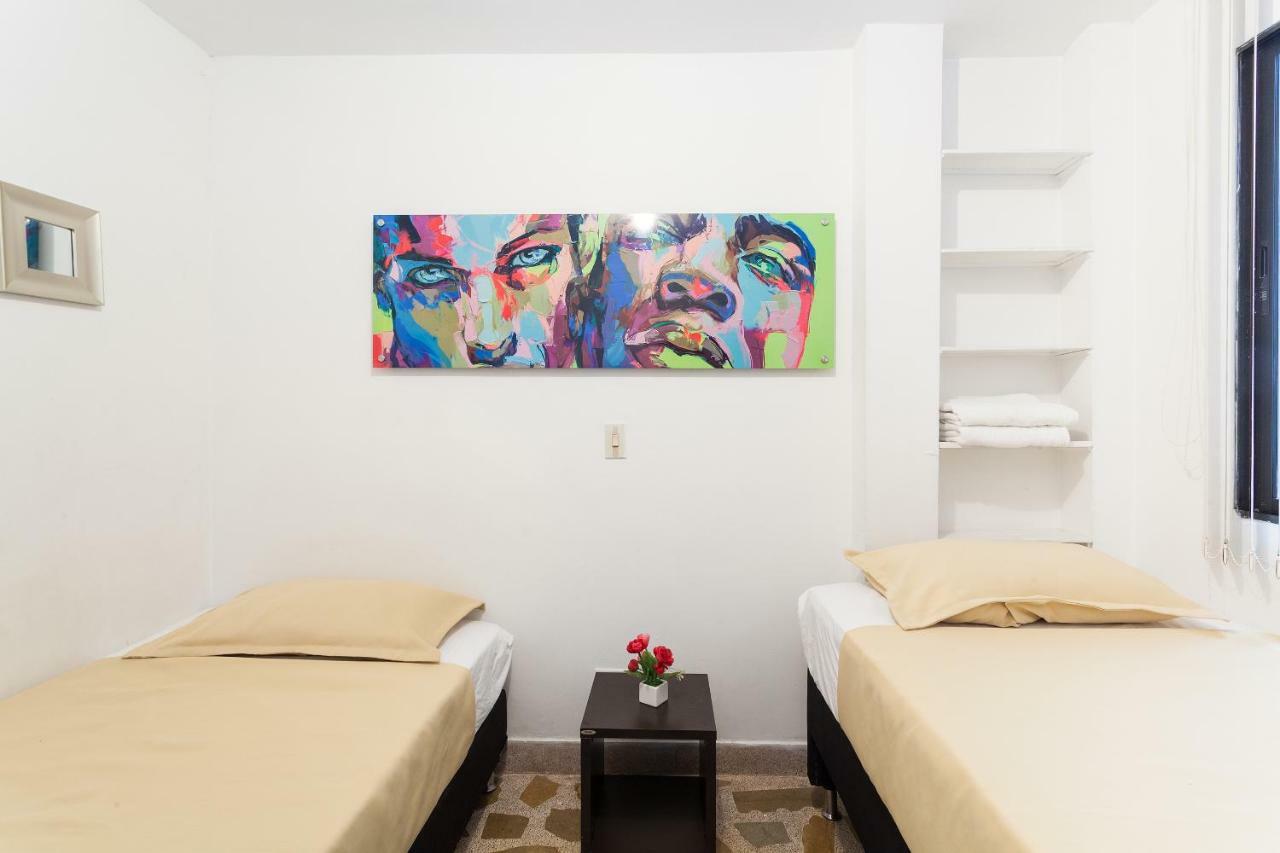מדיין Apartamentos Amoblados Jg De La 70 מראה חיצוני תמונה