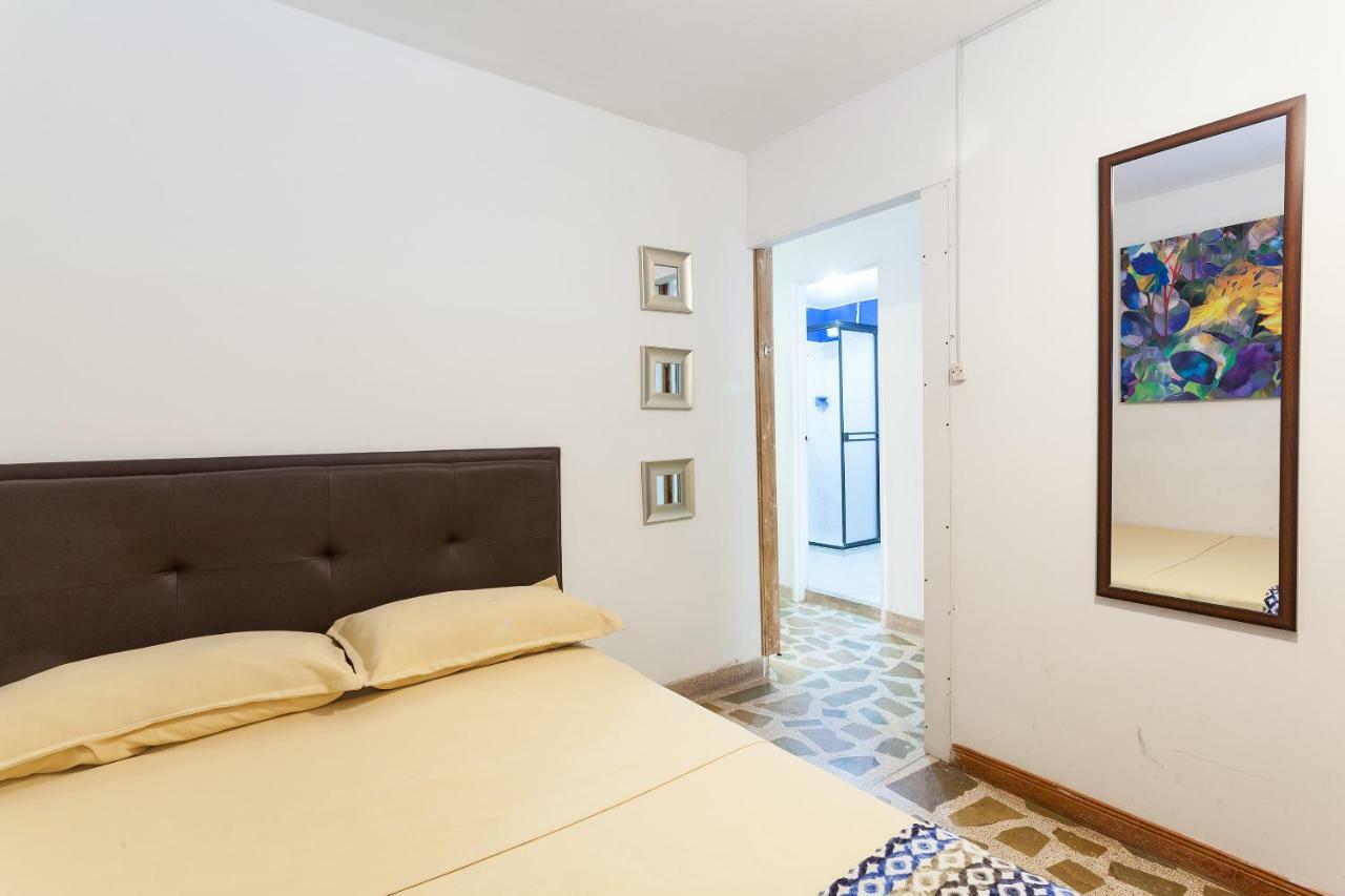 מדיין Apartamentos Amoblados Jg De La 70 מראה חיצוני תמונה