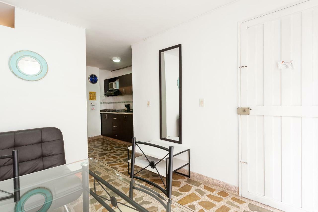 מדיין Apartamentos Amoblados Jg De La 70 מראה חיצוני תמונה
