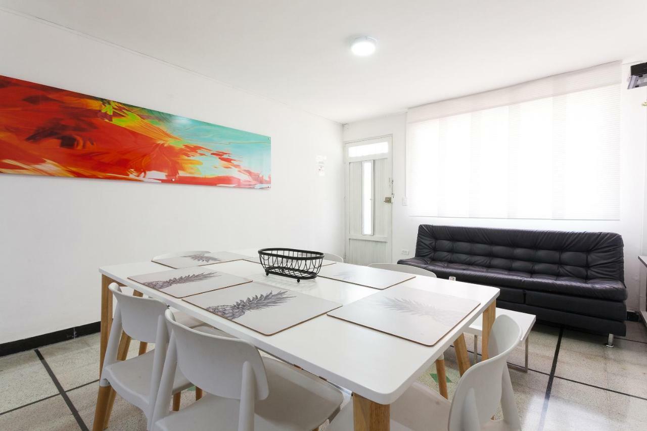 מדיין Apartamentos Amoblados Jg De La 70 מראה חיצוני תמונה