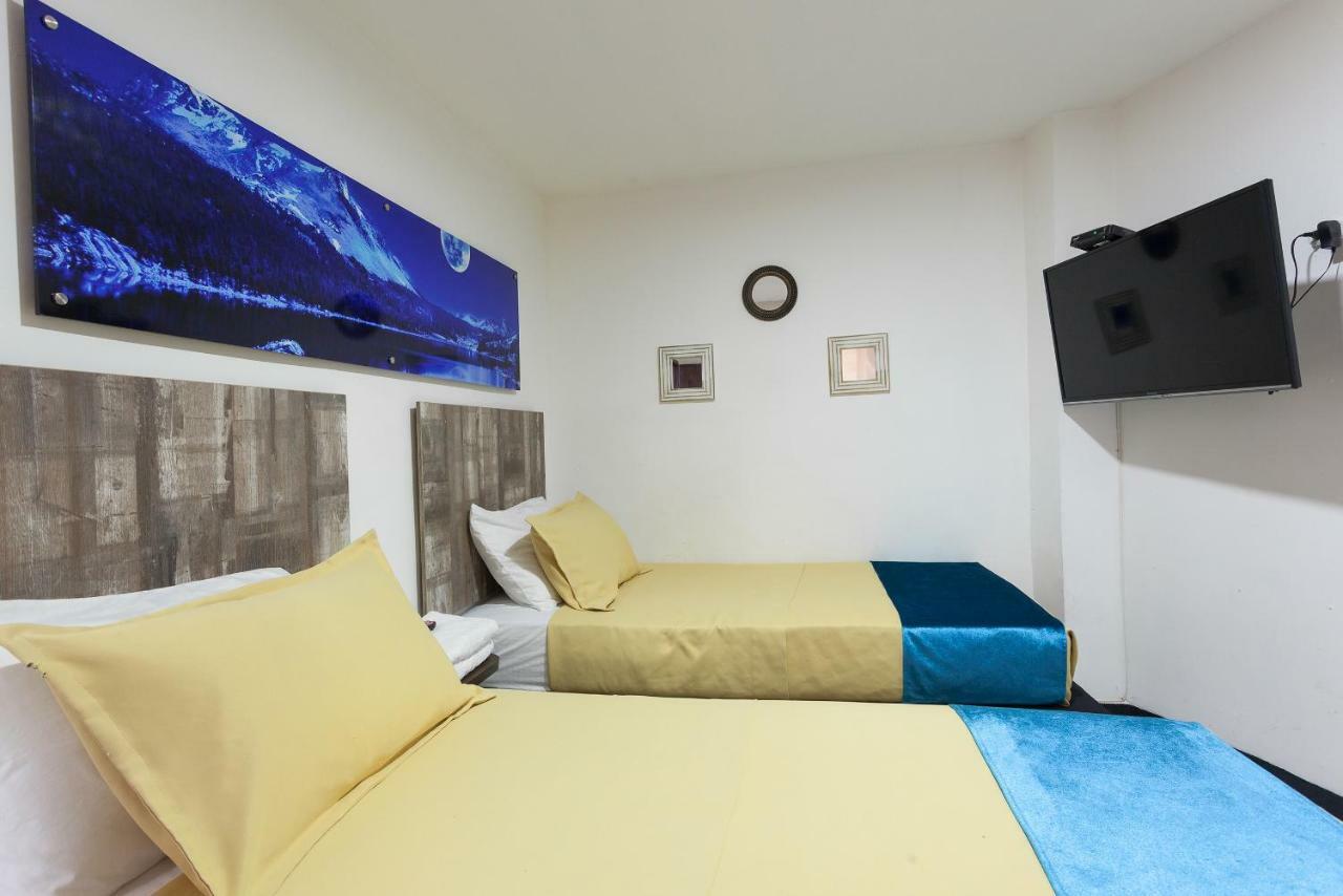 מדיין Apartamentos Amoblados Jg De La 70 מראה חיצוני תמונה