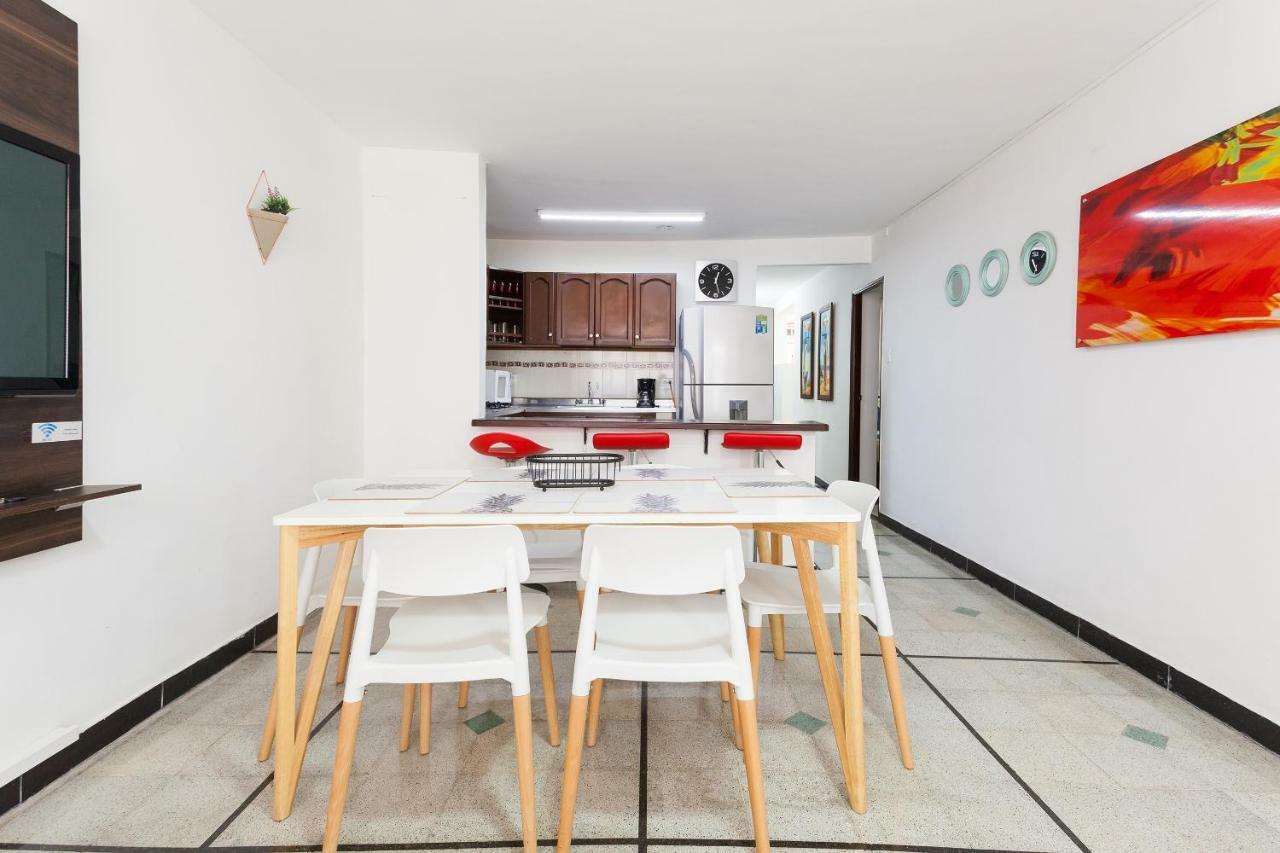 מדיין Apartamentos Amoblados Jg De La 70 מראה חיצוני תמונה