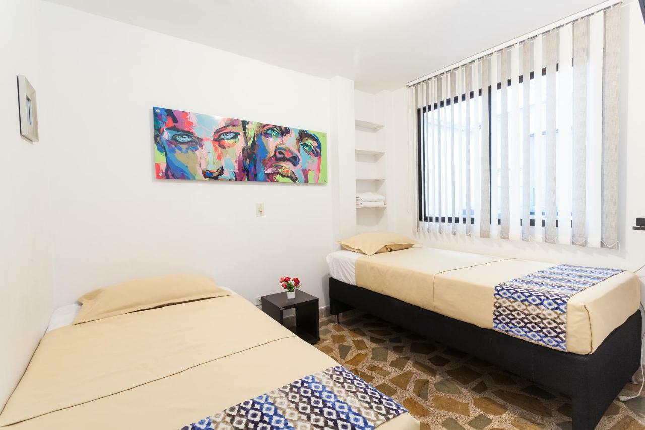 מדיין Apartamentos Amoblados Jg De La 70 מראה חיצוני תמונה