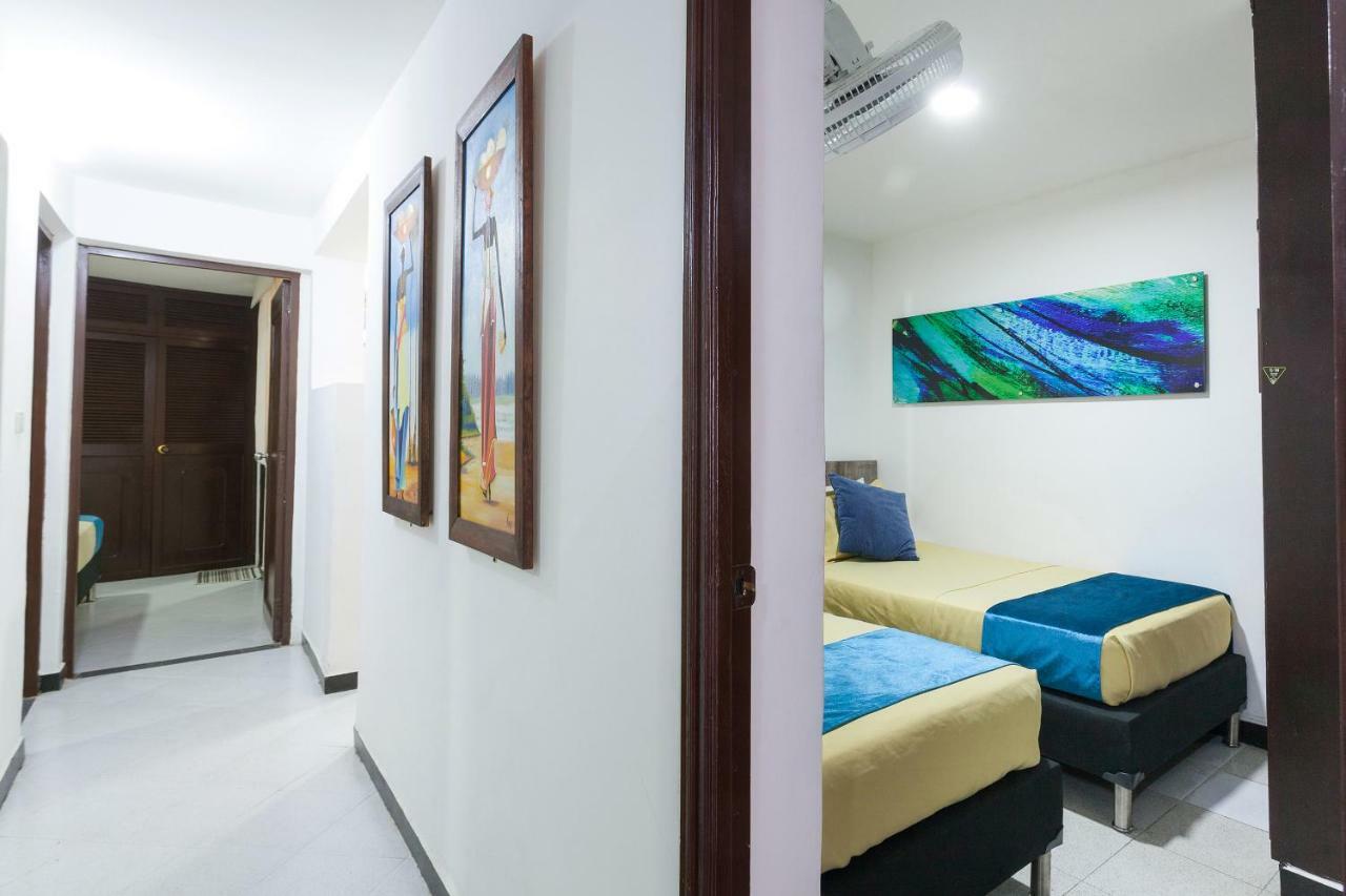 מדיין Apartamentos Amoblados Jg De La 70 מראה חיצוני תמונה
