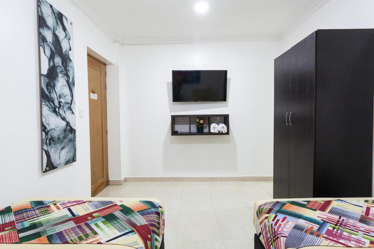 מדיין Apartamentos Amoblados Jg De La 70 מראה חיצוני תמונה